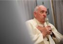 Posso pensar em renunciar, mas não agora, diz papa Francisco