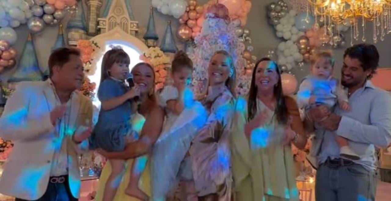 Leonardo, Maria Alice, Poliana, Maria Flor, Virginia, Margareth e Zé Felipe