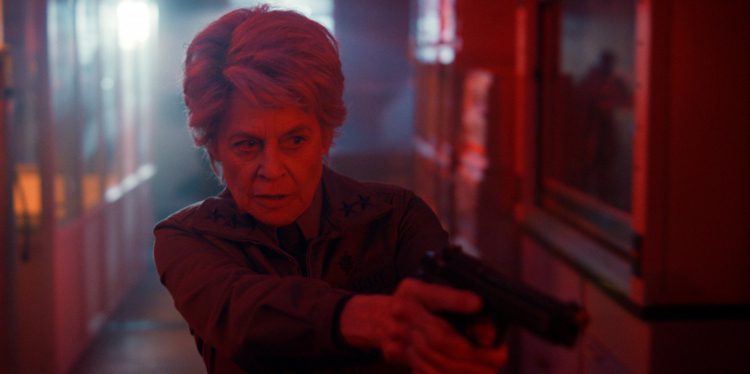 Linda Hamilton interpreta a misteriosa Dra. Kay na última temporada de "Stranger Things"