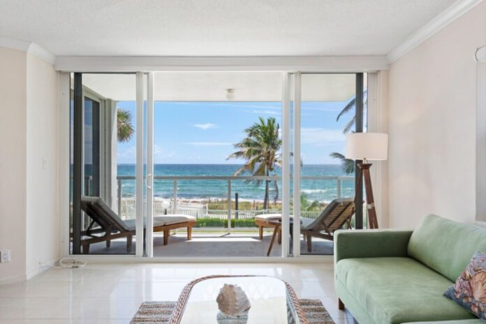 9-solucoes-para-proteger-a-casa-de-praia-da-maresia-e-do-sol-750x500-1