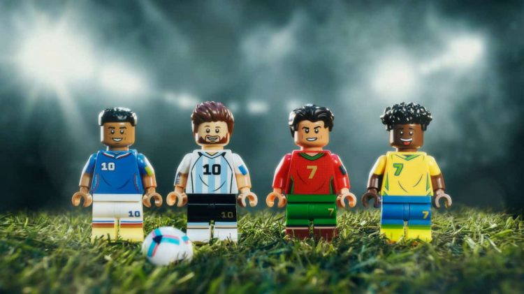 Mbappé, Messi, Cristiano Ronaldo e Vini Jr. em coleção da Lego