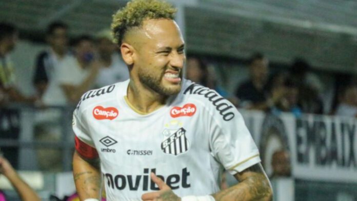 neymar-lamenta-lance-em-jogo-do-santos-contra-o-coritiba-750x423-1