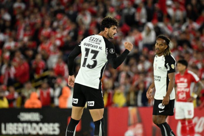 afp__20260507__b23e7xt__v1__highres__fbllibertadoressantafecorinthians-750x500-1